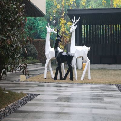 玻璃鋼塊面抽象梅花鹿，園林動物雕塑擺件