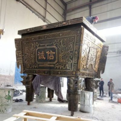 仿古青銅寺廟大型戶(hù)外鼎雕塑