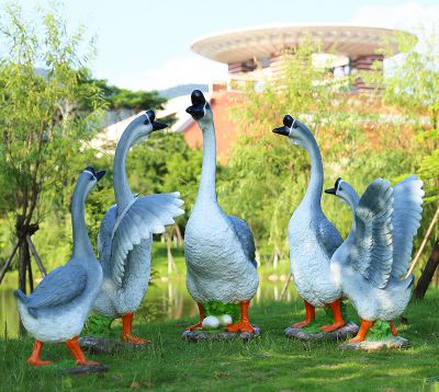 養(yǎng)殖場玻璃鋼仿真，彩繪天鵝雕塑