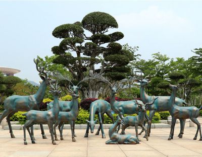 公園景區(qū)創(chuàng)意一群玻璃鋼彩繪鹿雕塑