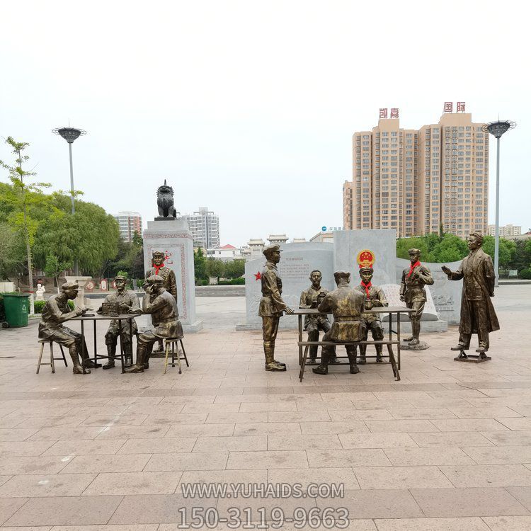 城市廣場(chǎng)擺放玻璃鋼仿銅紅軍人物雕塑