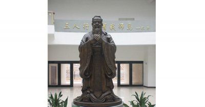 孔子學校室內(nèi)擺放古代名師玻璃鋼仿銅雕